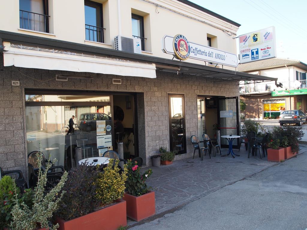 Caffetteria Dell'Angolo Hotel Borghetto Secondo Bagian luar foto