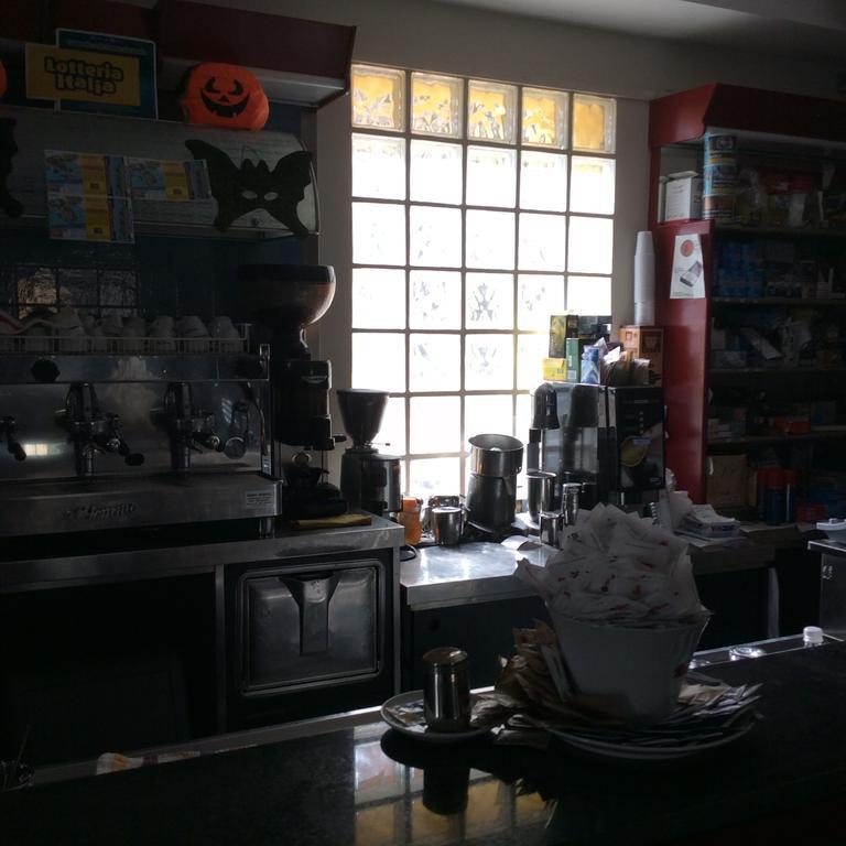 Caffetteria Dell'Angolo Hotel Borghetto Secondo Bagian luar foto